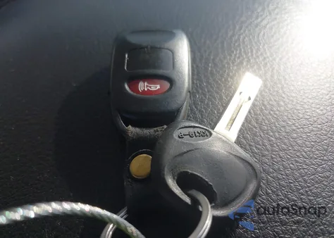 2011 Kia Sorento Lx z USA, uszkodzony, nr VIN 5XYKT3A14BG021682